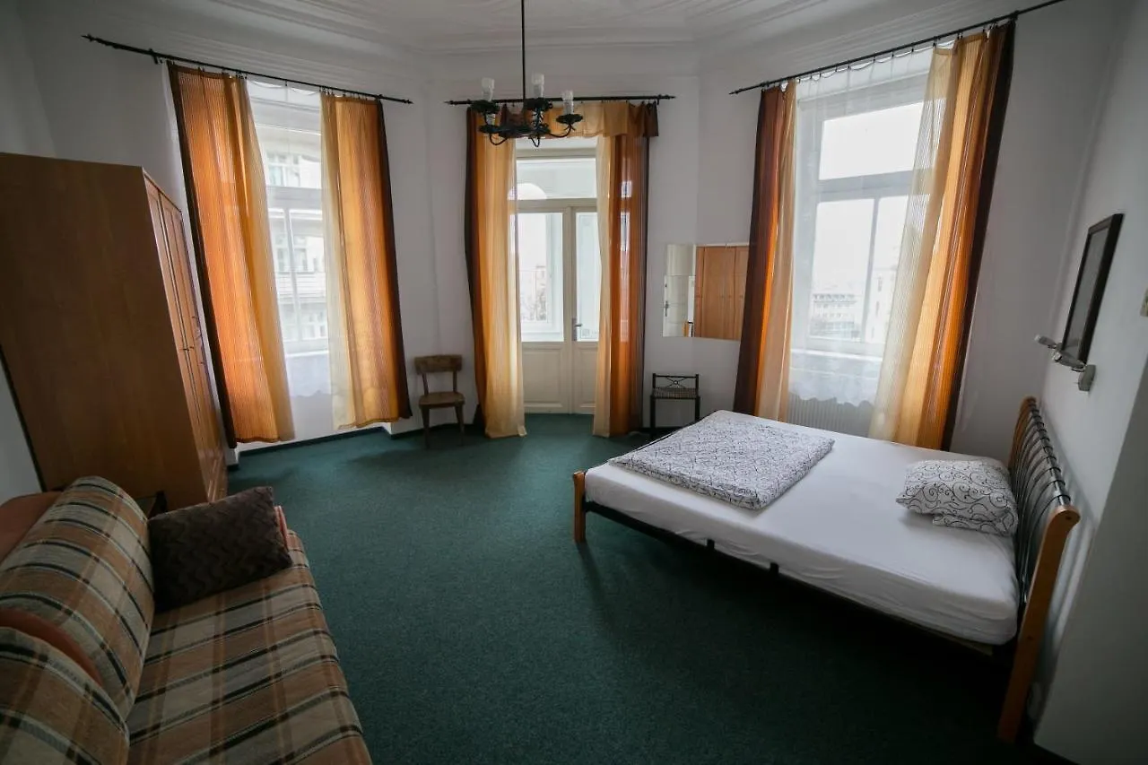 Apartment Kahoun Praha 0*,