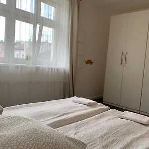 Little Tom Apartmán